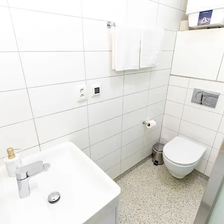 Alure Residences 12 & 24h Self Check-in & Private Parking Next To The Building Included, Center Right On Snp Square In A Quiet Passage, New Building, In Town Μπάνσκα Μπίστριτσα