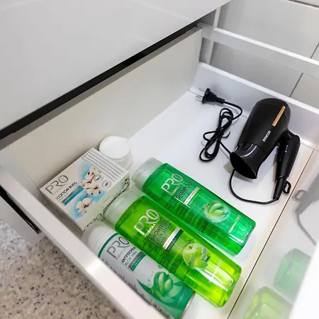 Alure Residences 12 & 24h Self Check-in & Private Parking Next To The Building Included, Center Right On Snp Square In A Quiet Passage, New Building, In Town