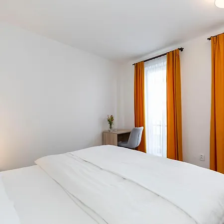 Апартаменты Alure Residences 12 & 24h Self Check-in & Private Parking Next To The Building Included, Center Right On Snp Square In A Quiet Passage, New Building, In Town *
