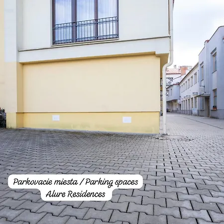 Alure Residences 12 & 24h Self Check-in & Private Parking Next To The Building Included, Center Right On Snp Square In A Quiet Passage, New Building, In Town * Banská Bystrica