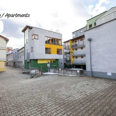 Alure Residences 12 & 24h Self Check-in & Private Parking Next To The Building Included, Center Right On Snp Square In A Quiet Passage, New Building, In Town Apartamento