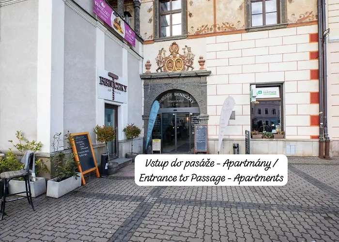 Alure Residences 12 & 24h Self Check-in & Private Parking Next To The Building Included, Center Right On Snp Square In A Quiet Passage, New Building, In Town Appartement *